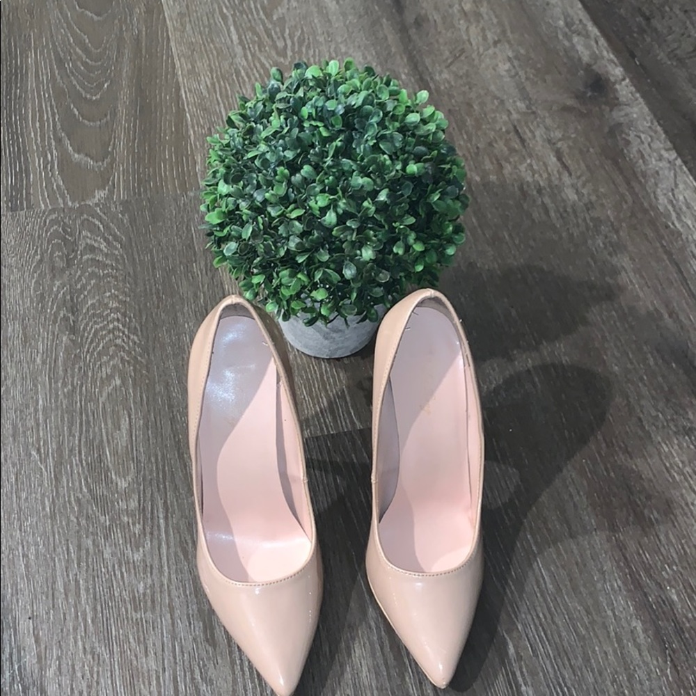 Nude Pumps! - Picture 2 of 9